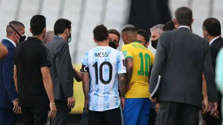 ยกเลิกการแข่ง Argentina พบ Brazil เหตุการณ์วุ่นวาย